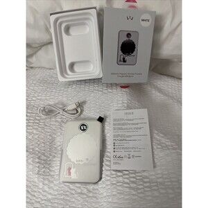 iWalk 5000mAh Magnetic Wireless Portable Charger With Stand White